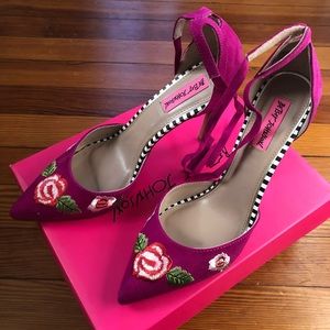 Betsey Johnson - ABBIE magenta heels